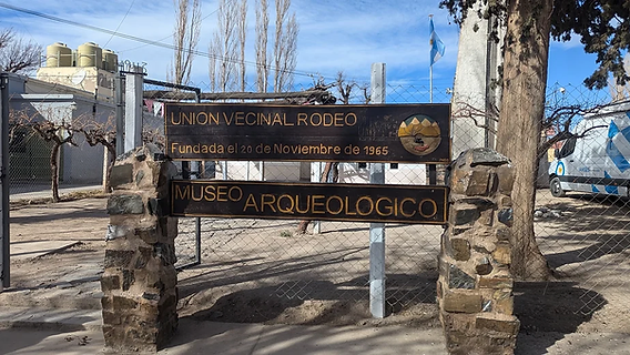 e472da_79c3051992ba460486110790e5854479~mv2