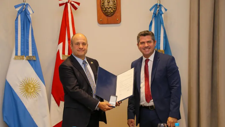 d8a459001cfc90230f1c86d7e45393ac_L