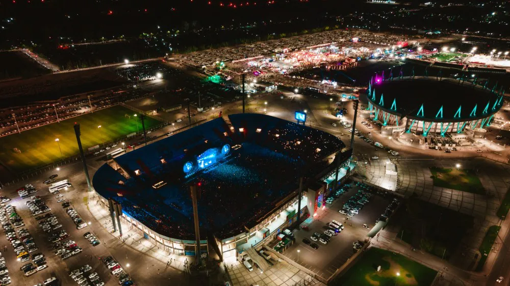 94dc0a7f1ffd3b6e02186c3d9900c308_XL